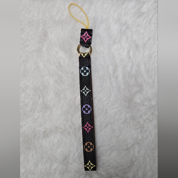 Louis Vuitton Murakami Multicolor Monogram Phone Strap - Picture 7 of 7